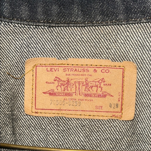 Levi's Dark Denim Jacket - Picture 2 of 4